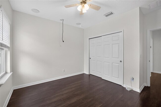 Building Photo - 8016 Marbella Crk Ave