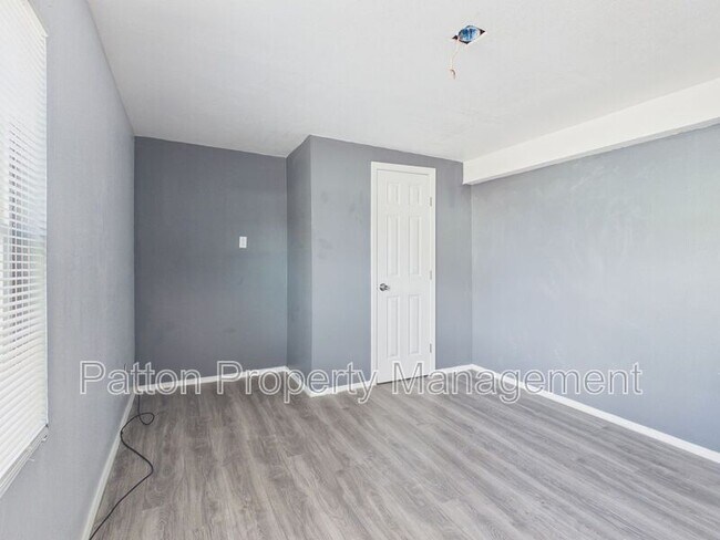 Building Photo - 2718 Duncan Dr