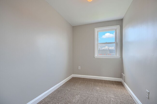 Building Photo - 2230 Coralthorn Rd