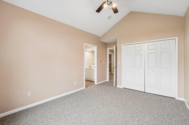 Building Photo - 1819 Brookview Dr