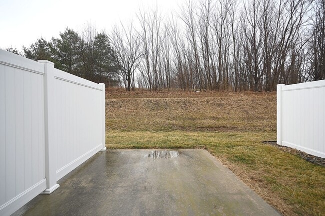 Building Photo - Two Bedroom & 2.5 Bath Townhome with 1 car garage in Oak Valley Estates