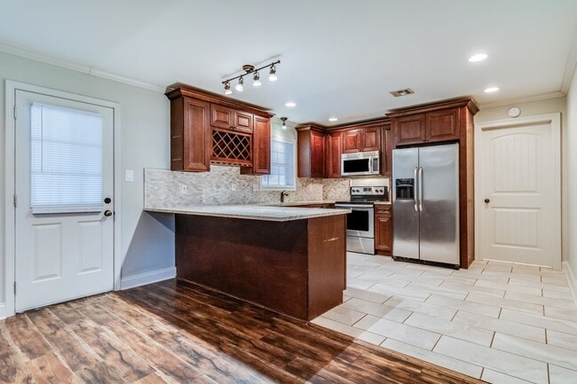 Building Photo - BEAUTIFUL HOME LOCATED ON TOLSON ROAD!