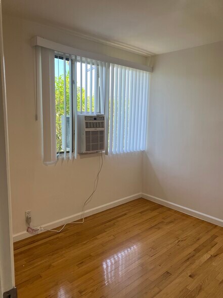 Building Photo - 1317 Lucile Ave