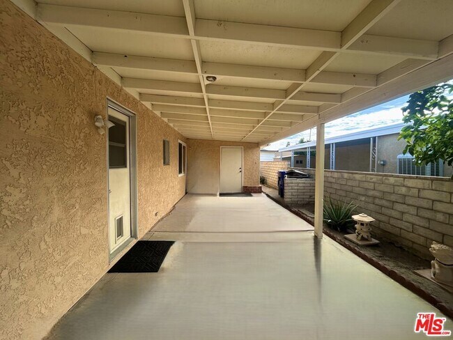 Building Photo - 74584 Nevada Cir E