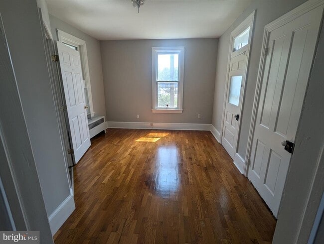 Building Photo - 801 E Moler Ave