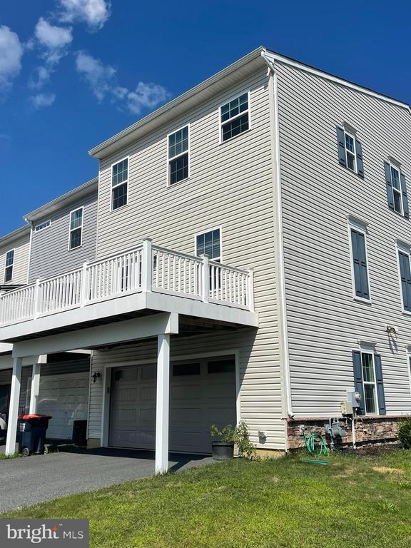 Building Photo - 331 S Parkway Dr