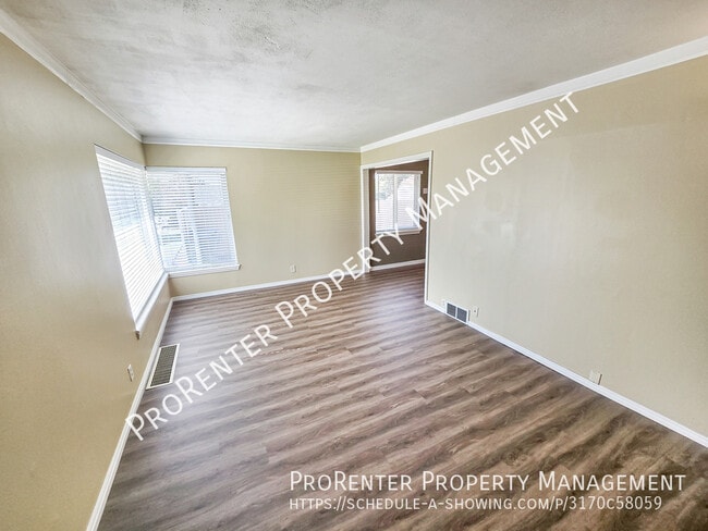 Building Photo - 1162 Collins Blvd