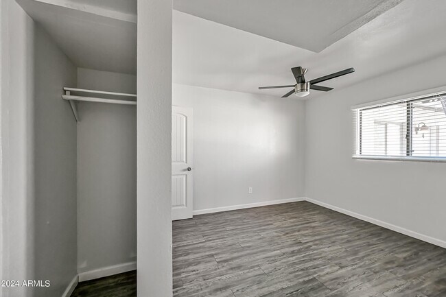 Building Photo - 1744 W Glendale Ave