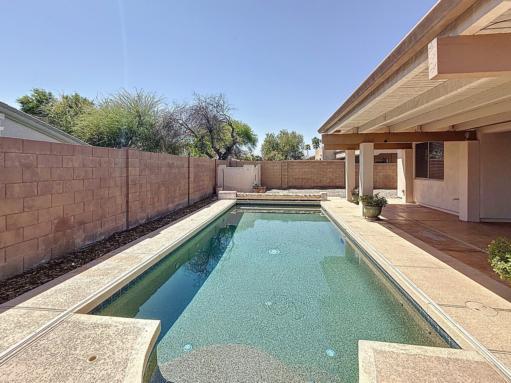 Building Photo - 14437 W Lexington Ave