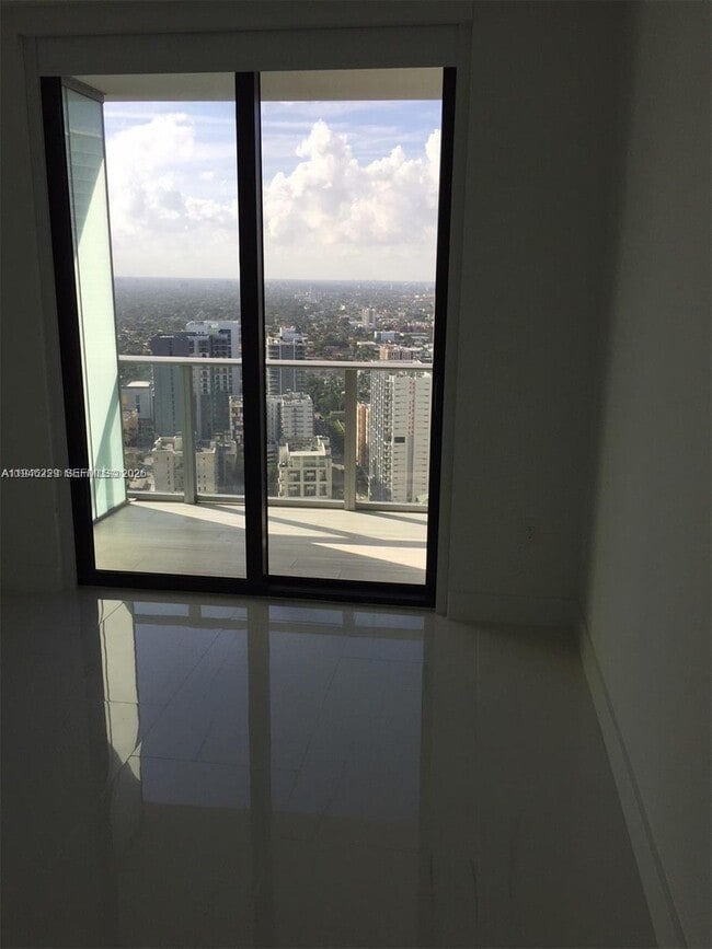 Building Photo - 1010 Brickell Ave