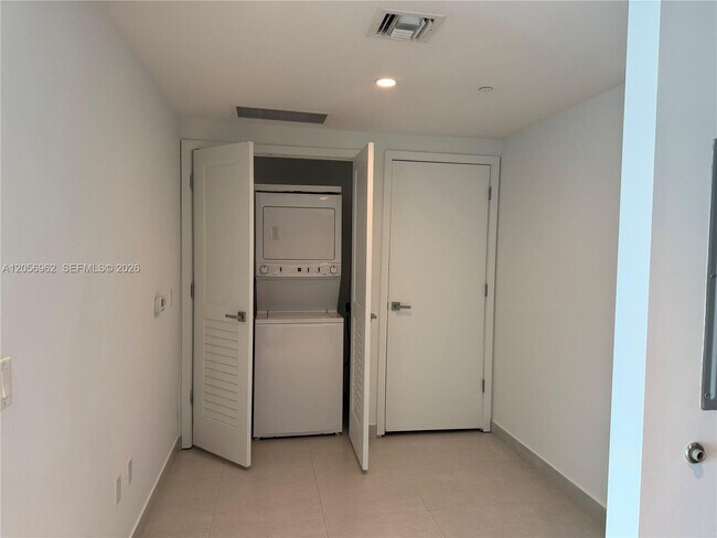 Building Photo - 1080 Brickell Ave