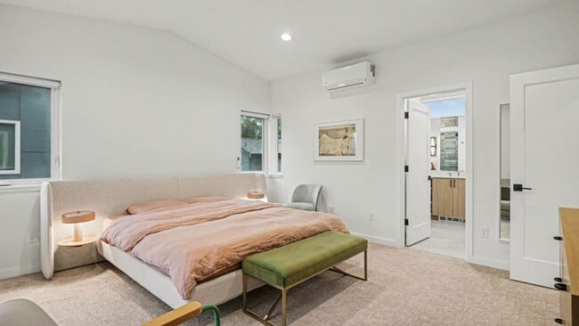 Building Photo - 3Bd/2.25Ba Seattle Townhouse