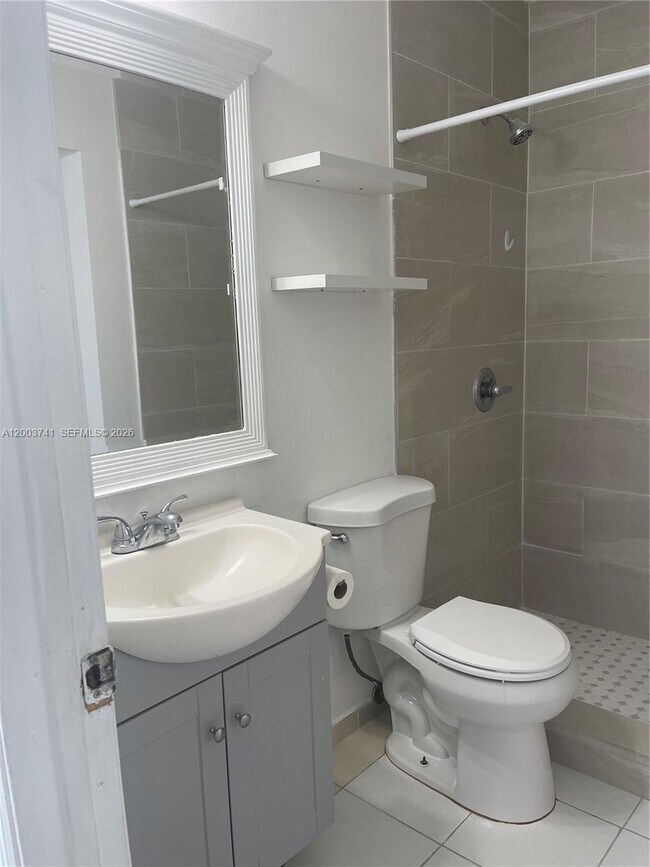 Building Photo - 317 E 8th St