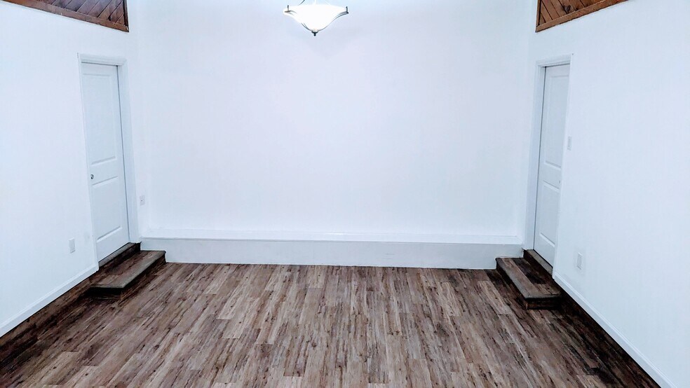 Building Photo - 13 Flamenco Cir