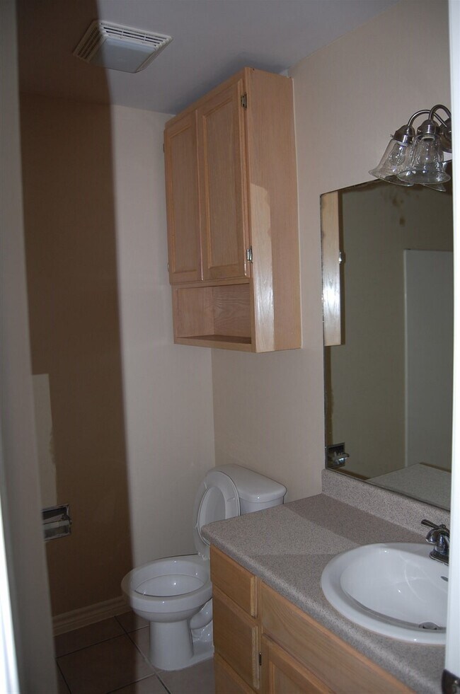 Building Photo - 505 Shiloh Dr