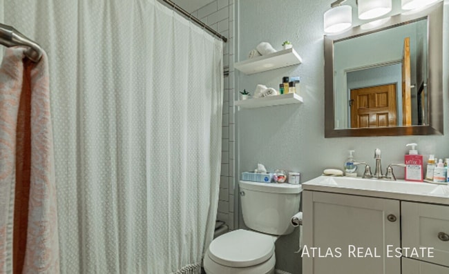 Building Photo - 2424 W 35th Ave