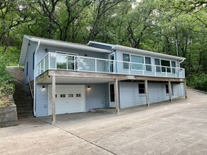 Building Photo - Nice 3 Bedroom house on the river front in Hudson
