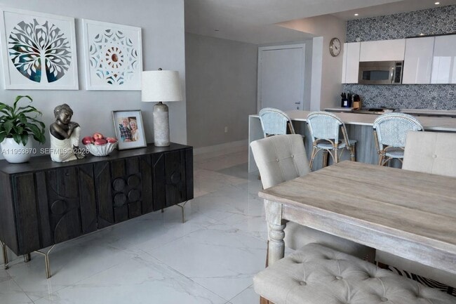 Building Photo - 951 Brickell Ave