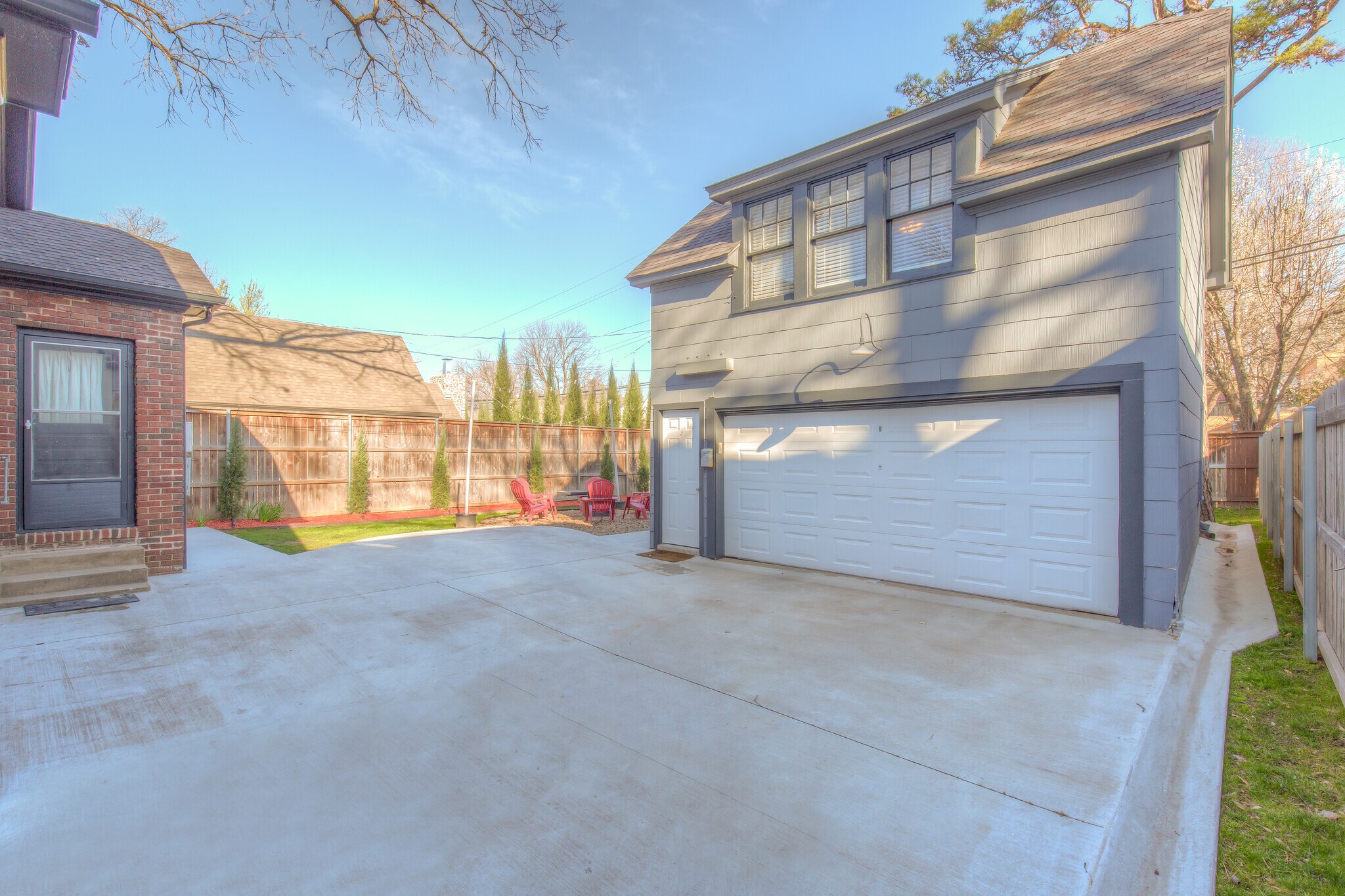 Building Photo - 109 E 26th Pl