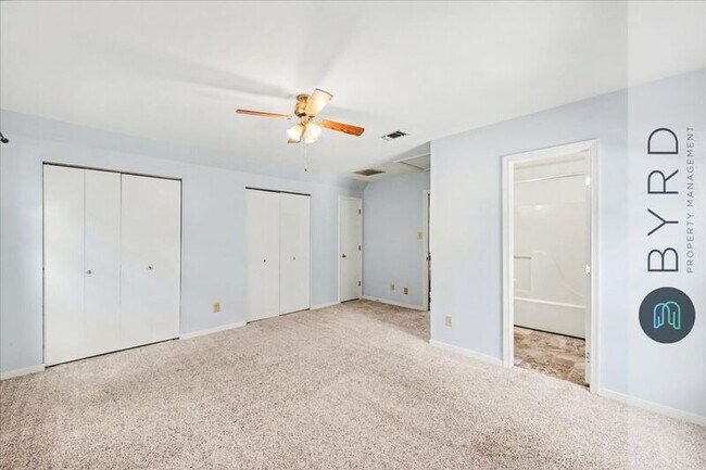 Building Photo - 5961 Sara Kay Dr