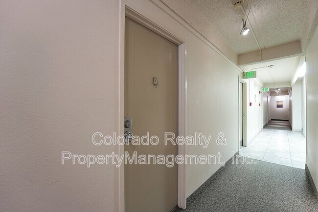 Building Photo - 777 N Washington St