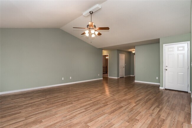 Building Photo - 5 Wreston Ln