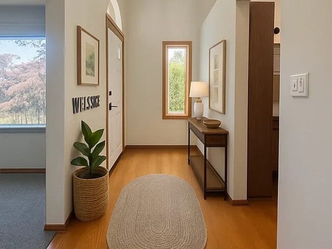 Building Photo - Move-In Special: $1000 off first month's rent!