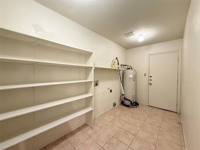 Building Photo - 12940 Dionysus Dr