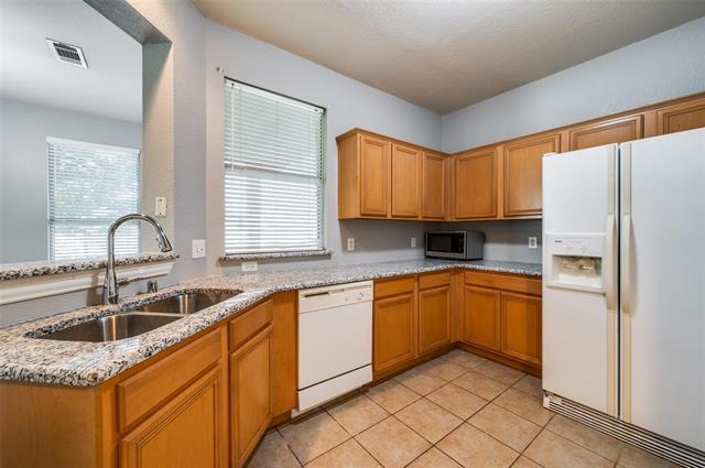 Building Photo - 9801 Cedarcrest Dr