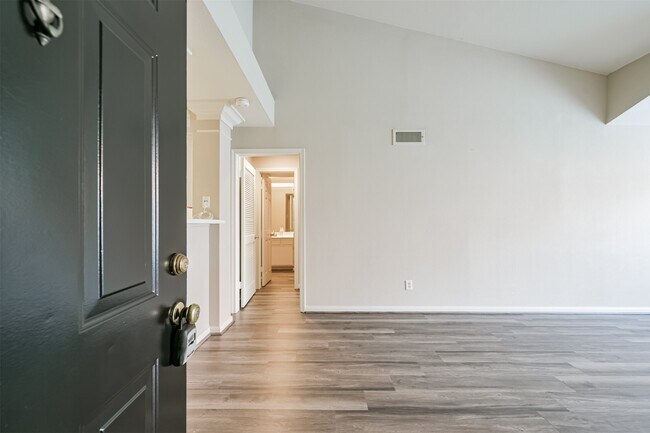 Building Photo - 3231 Allen Pkwy