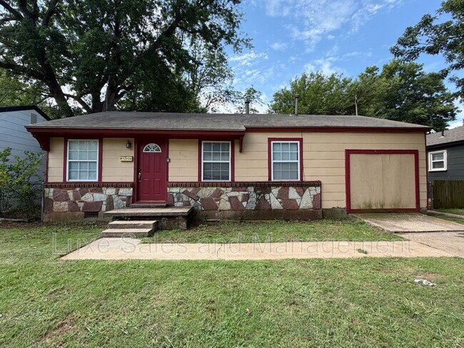 Building Photo - 4220 SE 25th St