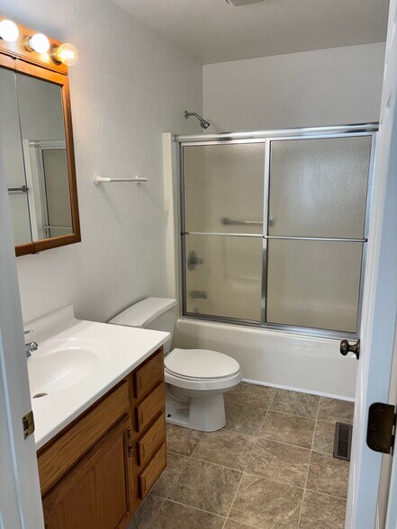 Building Photo - 34 EMS T14 Ln