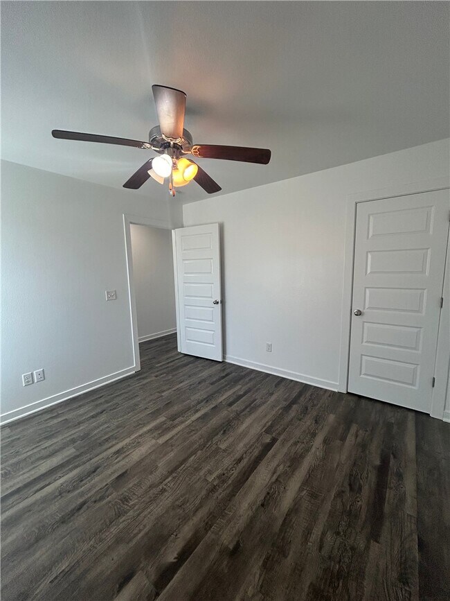 Building Photo - 644 Hidden Springs Dr