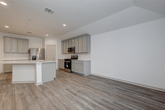 Building Photo - 1203 Hyde Lk Ln