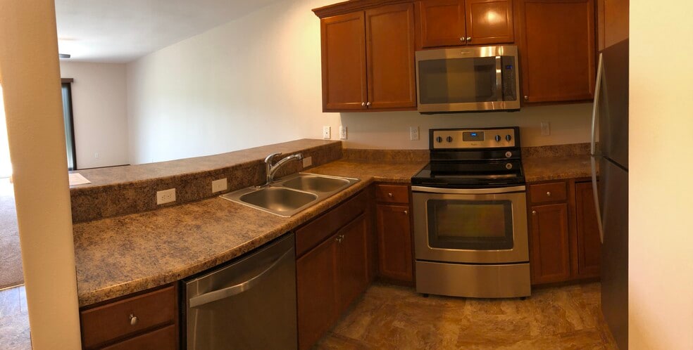 Kitchen - 1910 Wrigley St