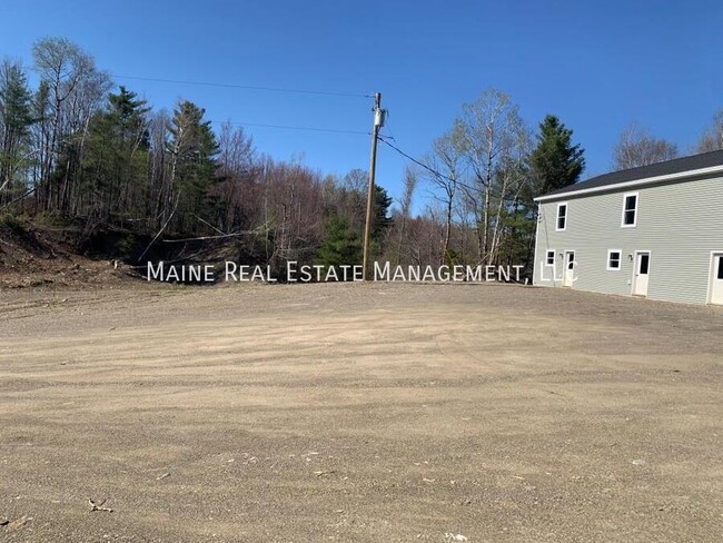 Building Photo - 599 Pine Tree Rd
