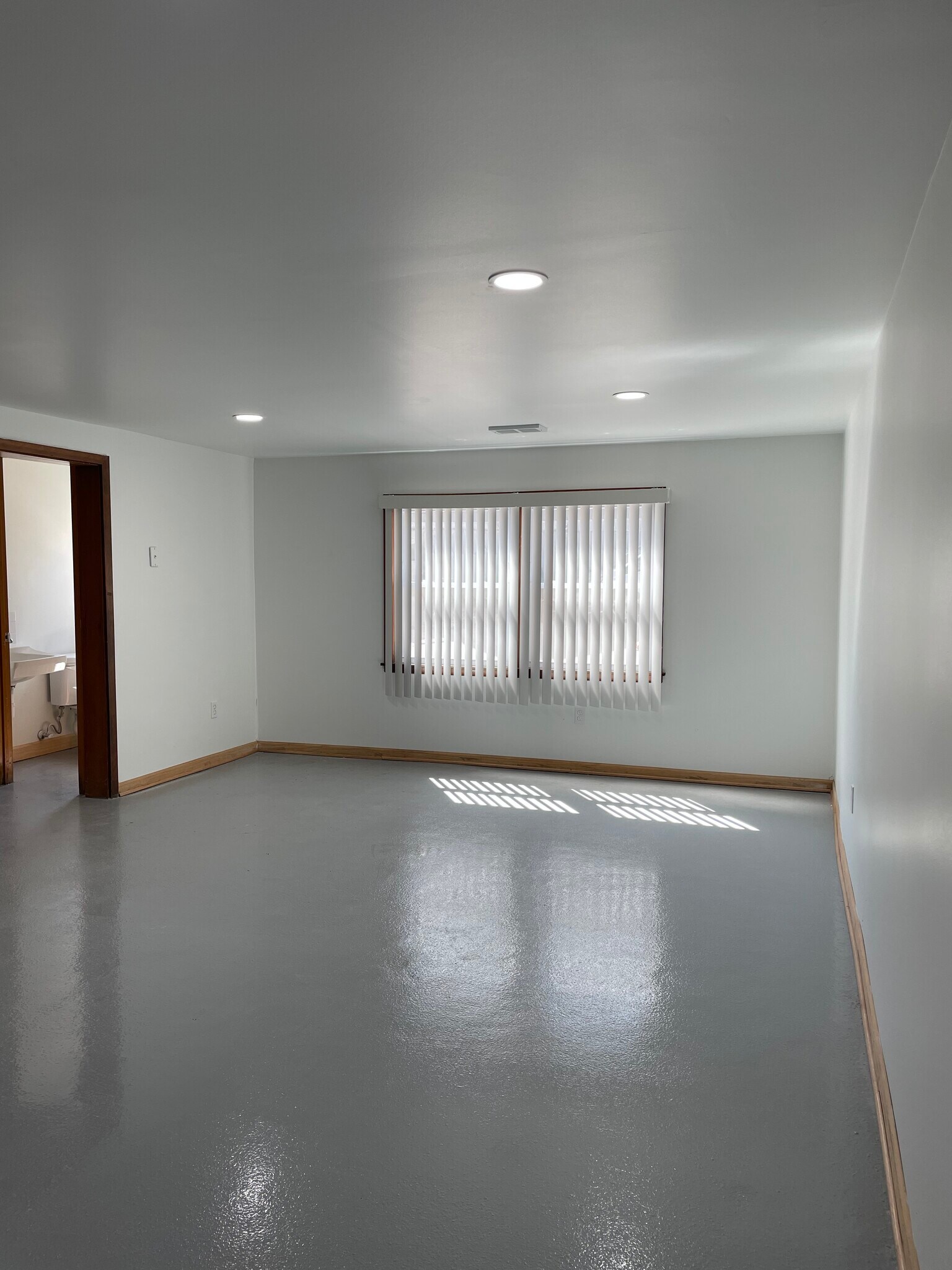 Building Photo - 7016 Antioch Rd