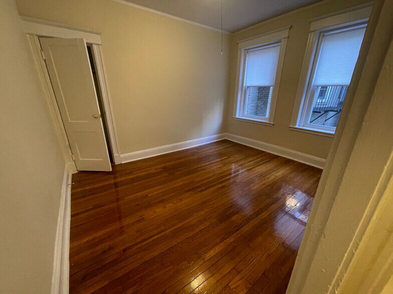 Primary Photo - 71 Wood Ave