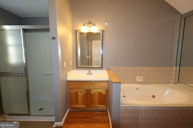 Building Photo - 771 McLendon Dr