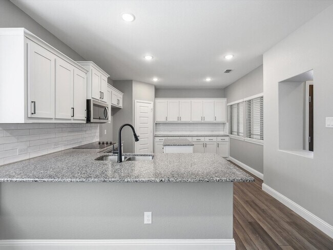 Building Photo - 701 Presidio St