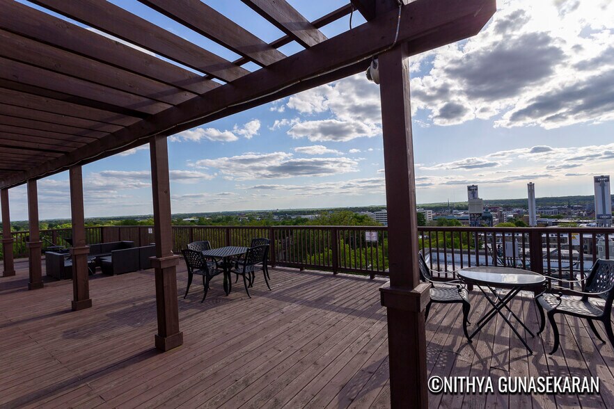 roof deck - 505 Cherry St SE