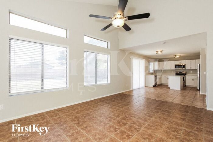 Building Photo - 8555 W Sunnyslope Ln