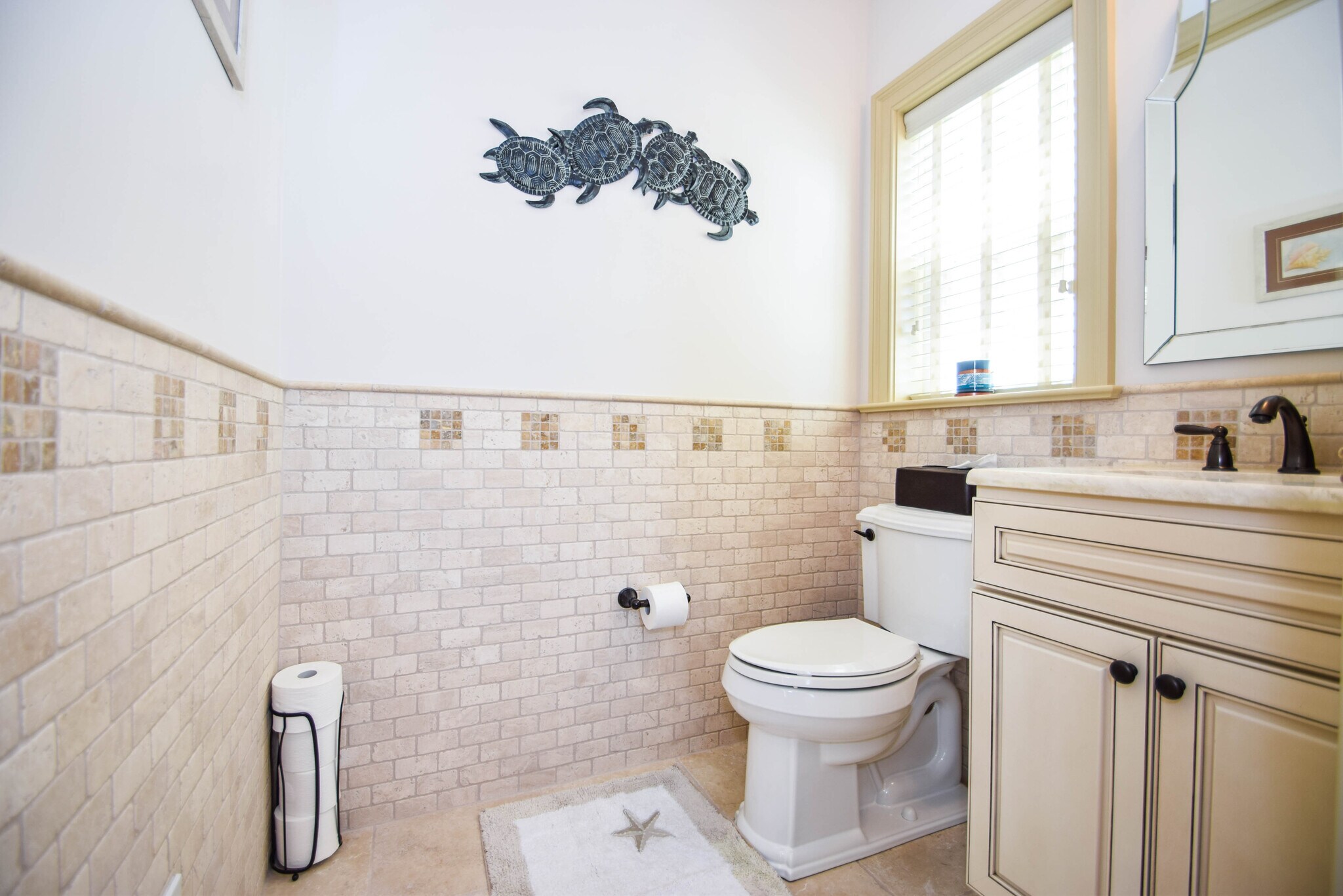 Building Photo - 11 S 31st Ave