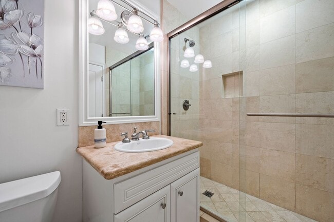 Building Photo - Light-Filled Furnished Townhouse with Rooftop Deck in Corona del Mar