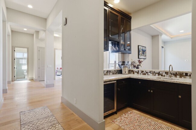 Building Photo - 3813 Calverhall Way