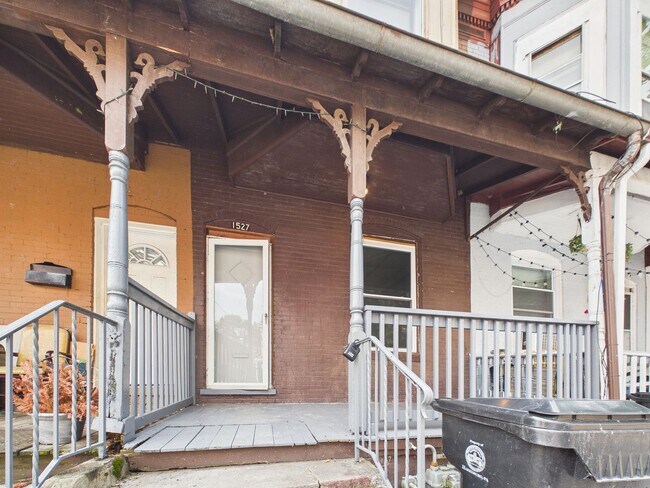 Building Photo - 1527 Naudain St