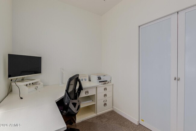 Building Photo - 2511 W Queen Creek Rd