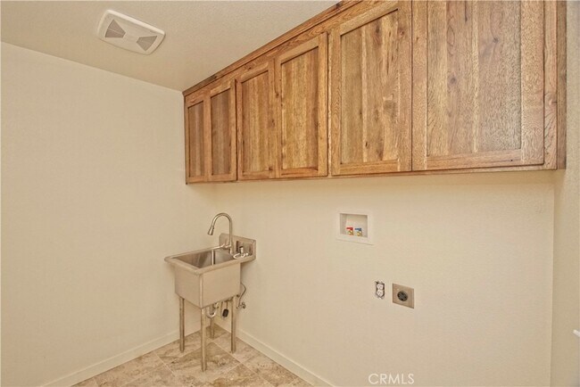 Building Photo - 8435 Buena Vista Ave