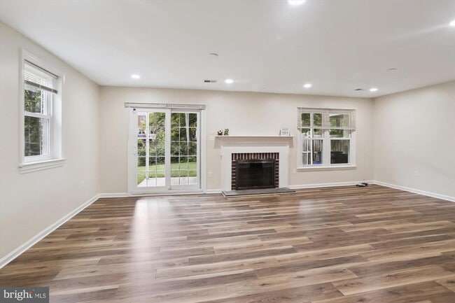 Building Photo - 7561 Heatherton Ln