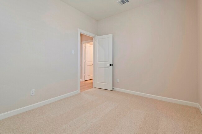Building Photo - 1107 Campside Dr